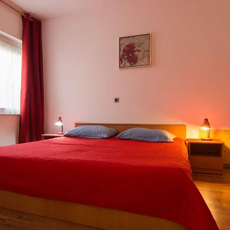 Apartman Nada 354 *